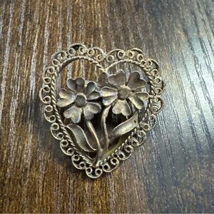 Vintage Gold Tone Flowers in Heart Brooch Pin Statement Fashion Cocktail
